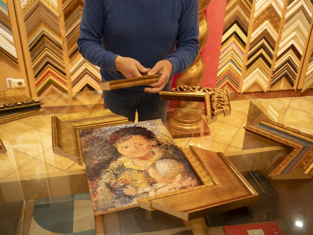 Selección de marcos para decoración en Cuadros Asorey Santiago